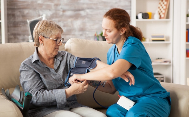 Una figura professionale a servizio dei cittadini: l�infermiere di famiglia e di comunit�